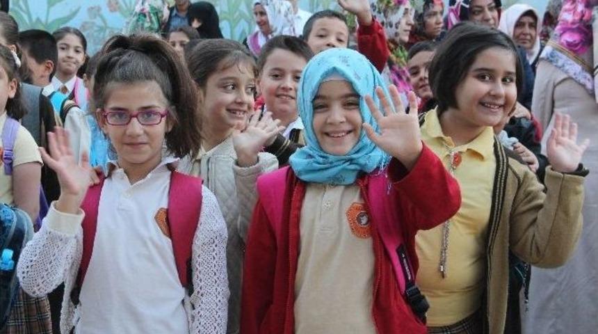 Elazığ&rsquo;da İlk Ders Zili &Ccedil;aldı