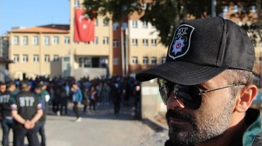 Okullar Narkotim&rsquo;in Kontrol&uuml;nde