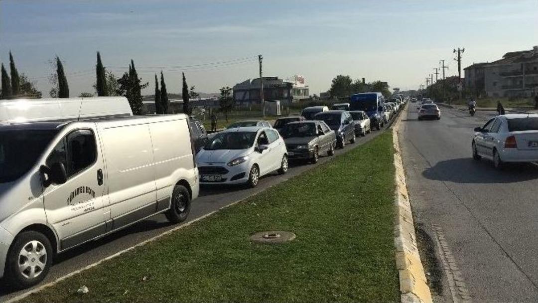 Sakarya&rsquo;da Okullar A&ccedil;ıldı Trafik Durma Noktasına Geldi