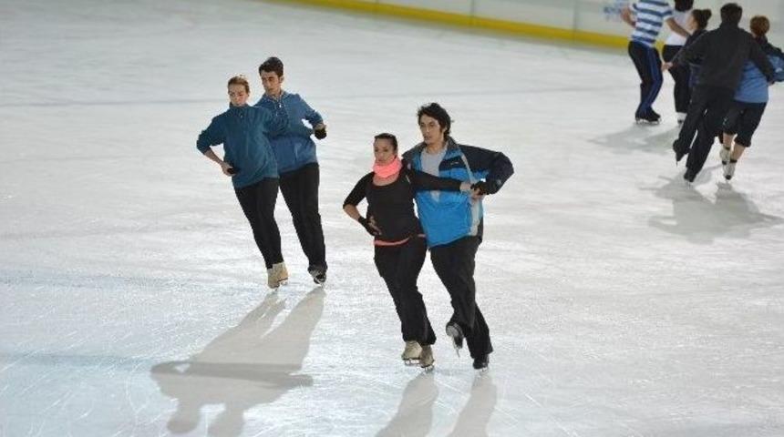 Buz Salonu A&ccedil;ılıyor