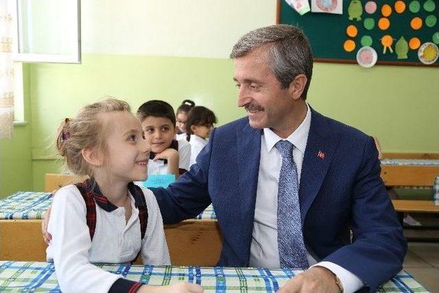 Tahmazoğlu, Yeni Eğitim Öğretim Yılını Kutladı