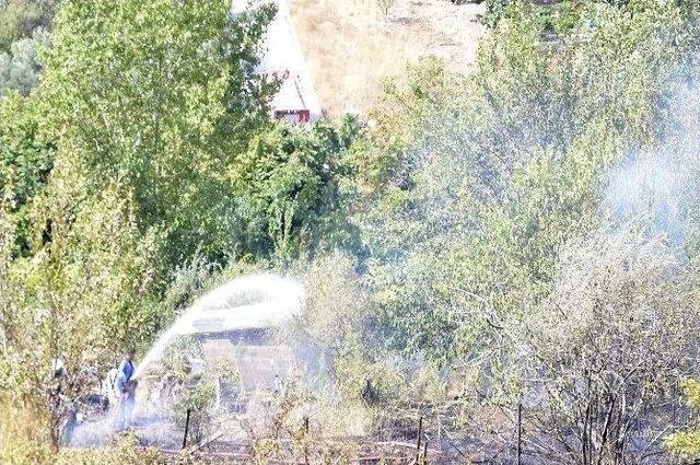 Bandırma’da Demir Yolu Yanında Yangın Paniği