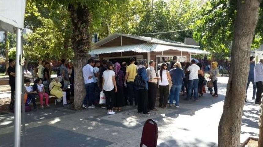 Okulların Açılmasıyla ‘yaman Kart’ Kuyruğu Uzadı