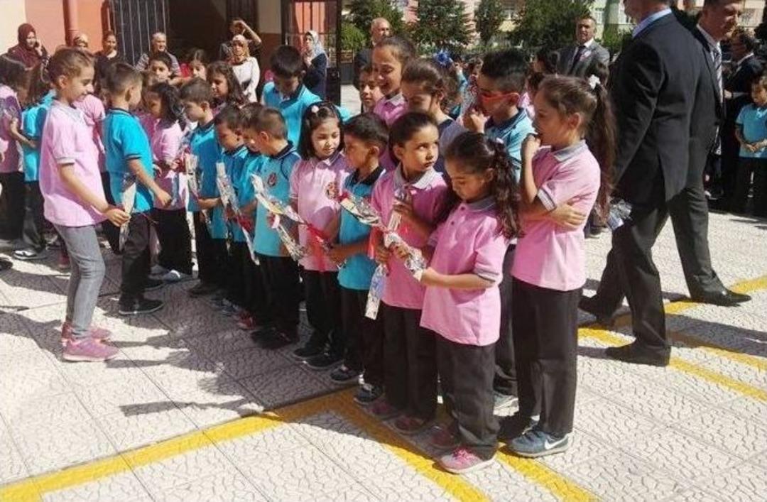 Malatya&rsquo;da 170 Bin &Ouml;ğrenci Ve 12 Bin 500 &Ouml;ğretmen Ders Başı Yaptı