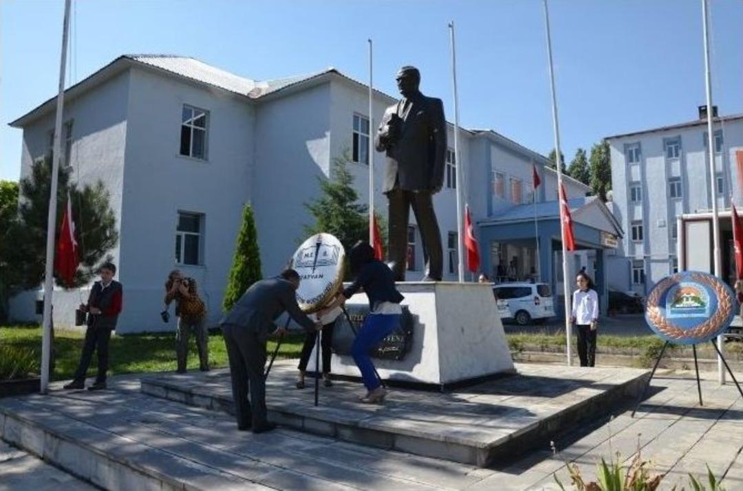 Tatvan&rsquo;da İlk Ders Zili &Ccedil;aldı