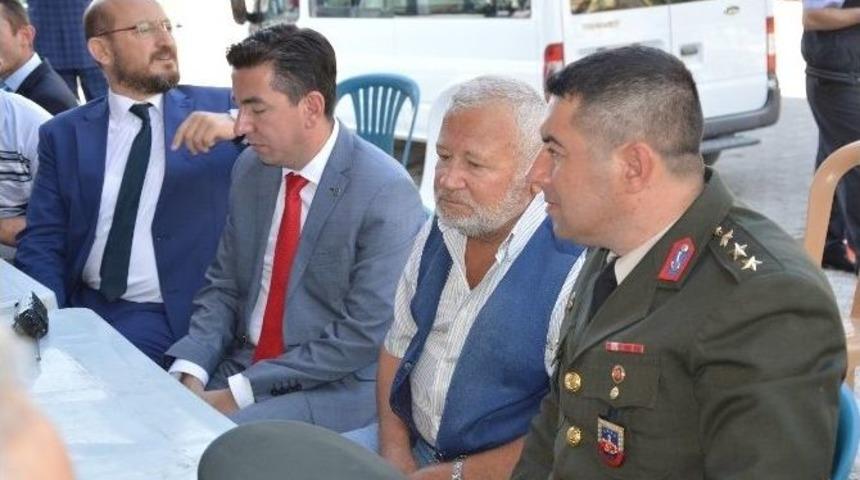 Niksar Protokol&uuml; Şehit Ailesini Ziyaret Etti
