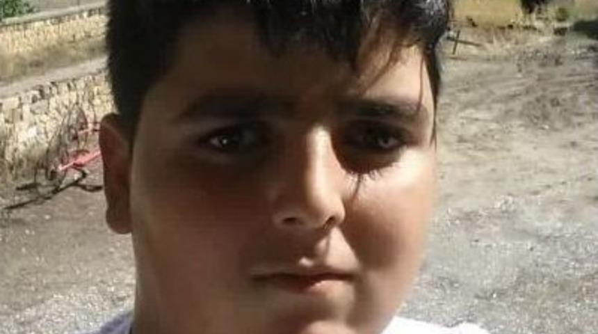 Kız Y&uuml;z&uuml;nden Arkadaşını Bı&ccedil;aklayan Sanığa 15 Yıl Hapis