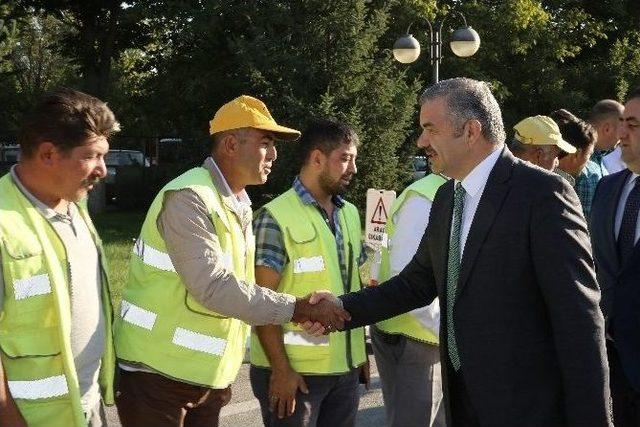 Büyükşehir Belediyesi Personeli Bayramlaştı