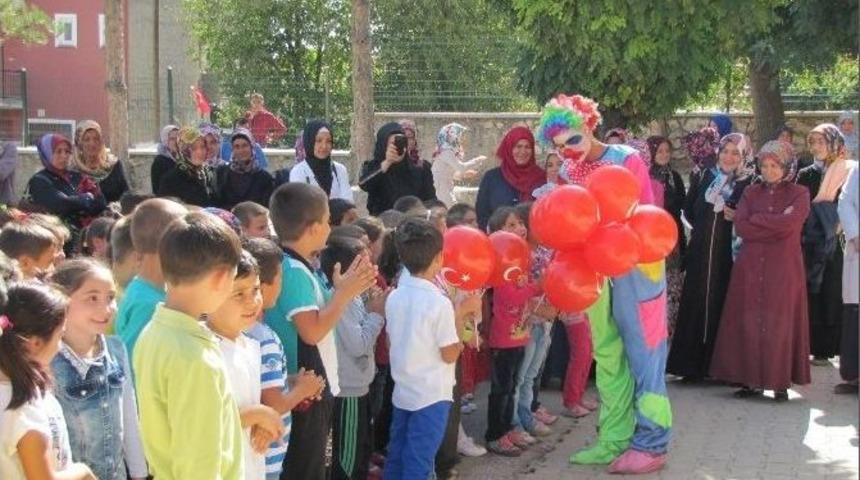 Okulda Miniklere Palya&ccedil;o S&uuml;rprizi