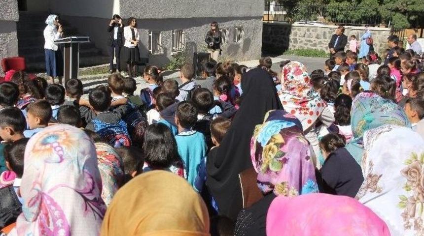 Milletvekili Taşkesenlioğlu, Okuduğu İlk&ouml;ğretim Okulunun İlk Ders Zilini &Ccedil;aldı