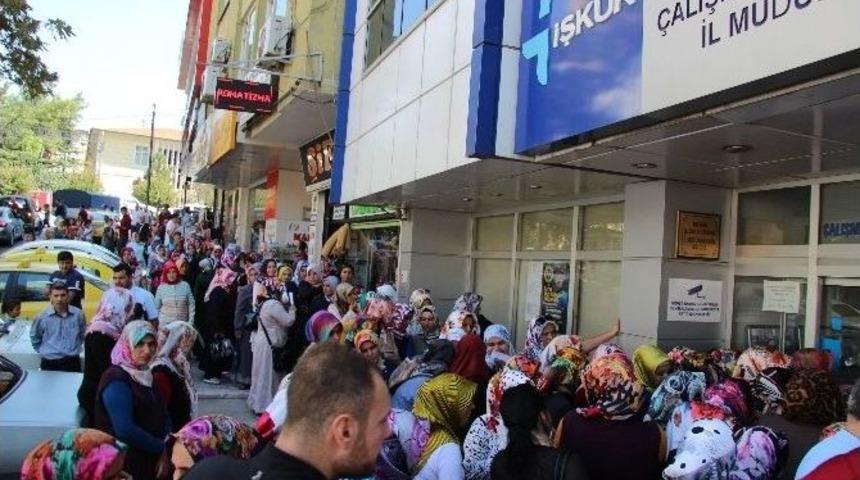 Kahramanmaraş&rsquo;ta Ge&ccedil;ici İş Kuyruğu