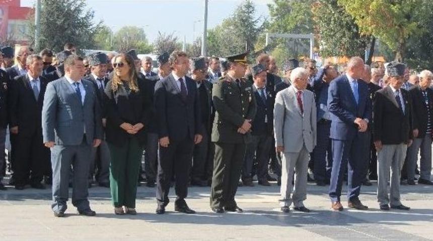 Gaziler G&uuml;n&uuml; D&uuml;zce&rsquo;de T&ouml;renle Kutlandı