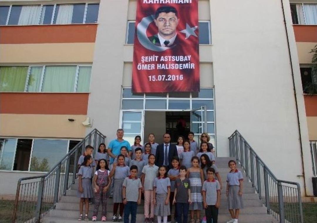 Şehit Halisdemir&rsquo;in Adı Manisa&rsquo;da &Ouml;l&uuml;ms&uuml;zleşti