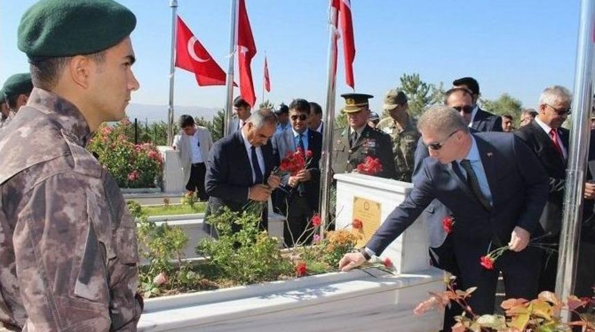 Sivas&rsquo;ta Gaziler G&uuml;n&uuml; Kutlandı