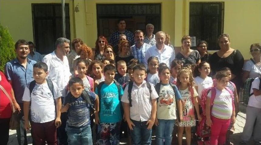 Chp&rsquo;li Kadınlar 70 &Ouml;ğrenciyi Sevindirdi