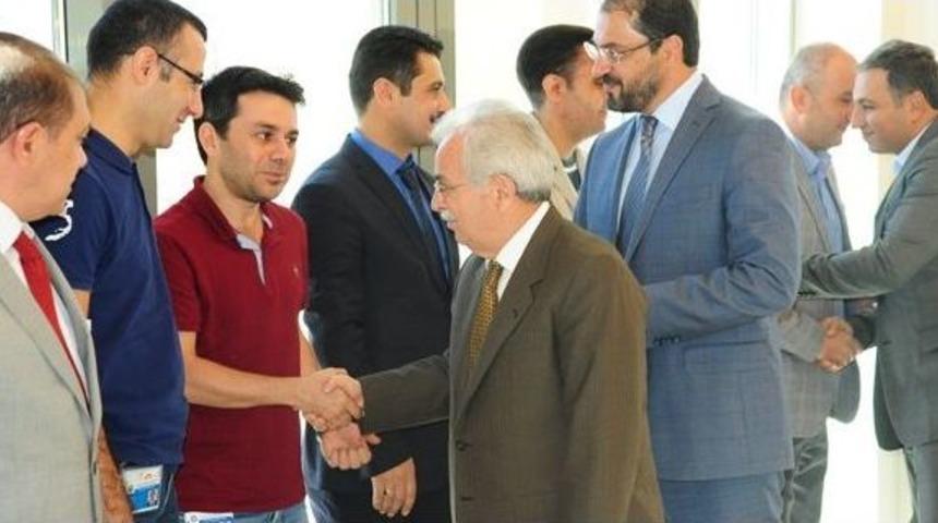 Et&uuml;&rsquo;de Bayramlaşma