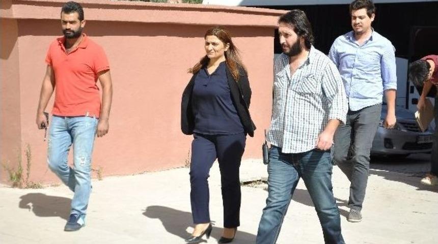 Belediye Eş Başkanları Adliyeye &Ccedil;ıkarıldı