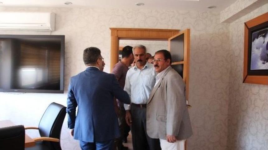 Kaymakam &Ccedil;etin Muhtarlarla Bayramlaştı