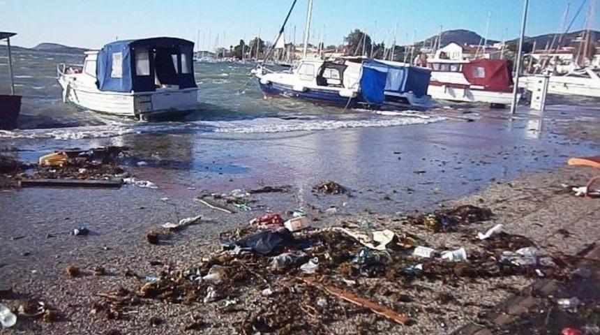 Fo&ccedil;a, Fırtına Ve Yağışa Karşı &Ouml;nlemini Aldı