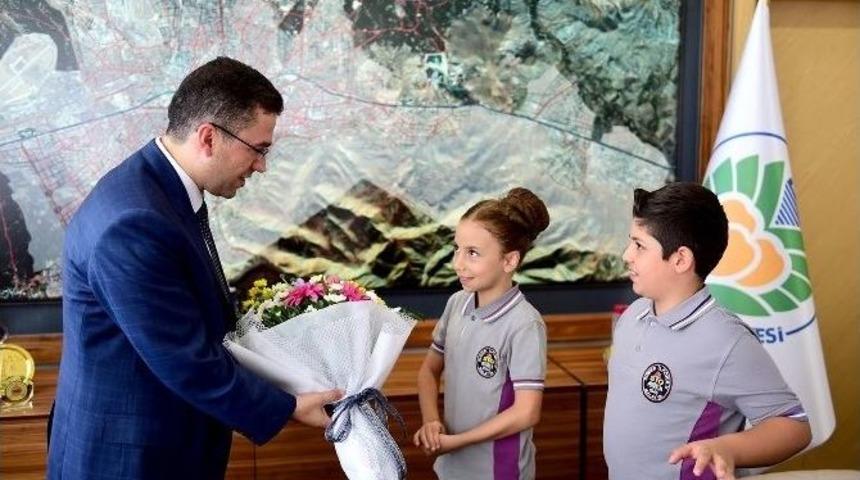 &Ouml;ğretmen Ve &Ouml;ğrencilerden Genel Sekreter Turan&rsquo;a Ziyaret