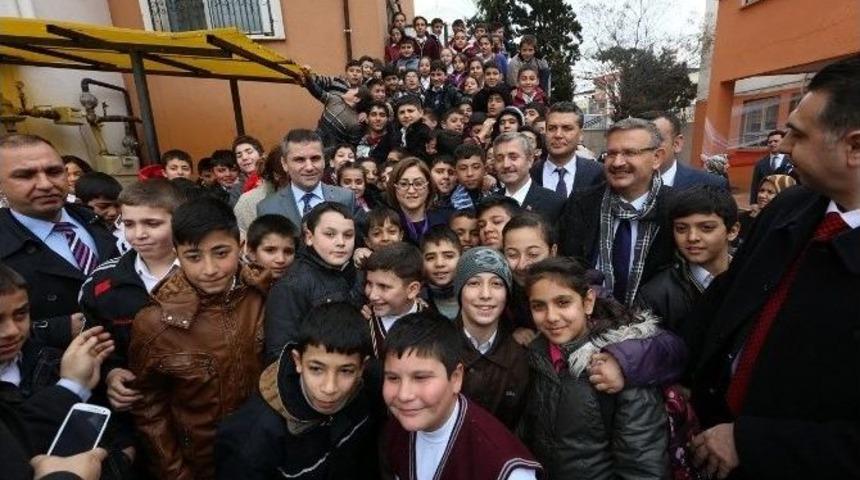 Gaziantep B&uuml;y&uuml;kşehir&rsquo;den Eğitime Destek