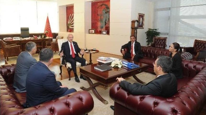 Kılı&ccedil;daroğlu, T&uuml;rk Eczacıları Birliği Y&ouml;netimini Kabul Etti