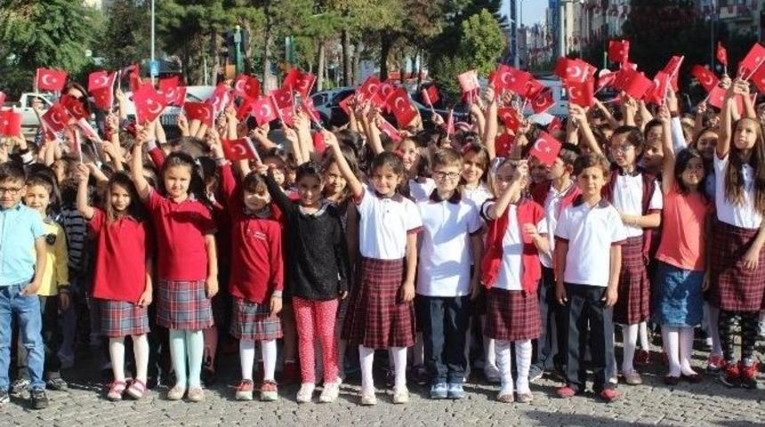 Uşak&rsquo;ta Yeni Eğitim &Ouml;ğretim Yılı T&ouml;renle Başladı