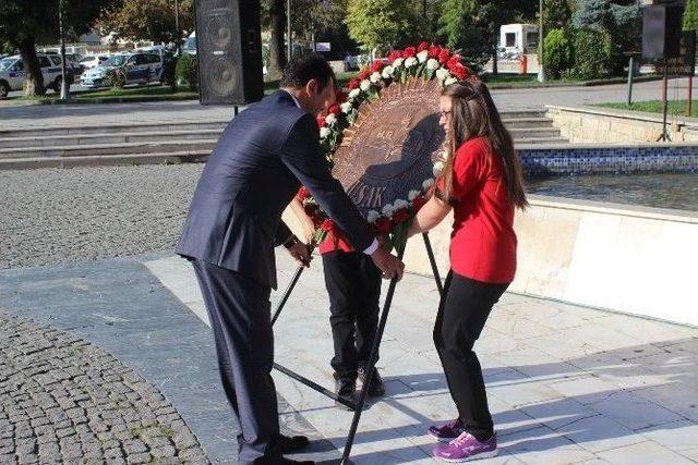 Uşak’ta Yeni Eğitim Öğretim Yılı Törenle Başladı