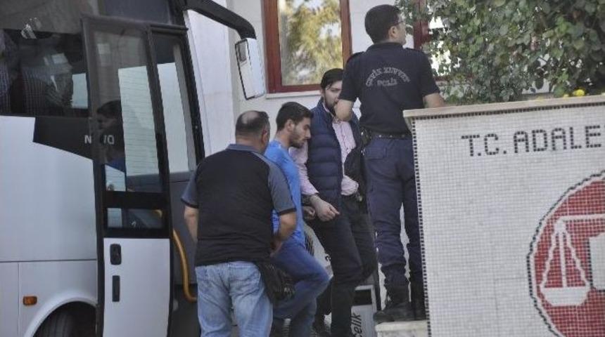 Fet&ouml;&rsquo;den G&ouml;zaltına Alınan 28 Kişi Adliyeye &Ccedil;ıkarıldı