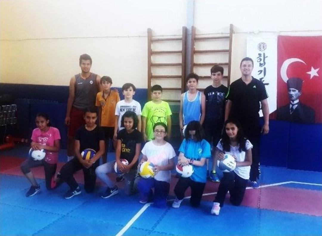 Gediz&rsquo;de 610 &Ouml;ğrenciye Yaz Spor Okulu Eğitimi