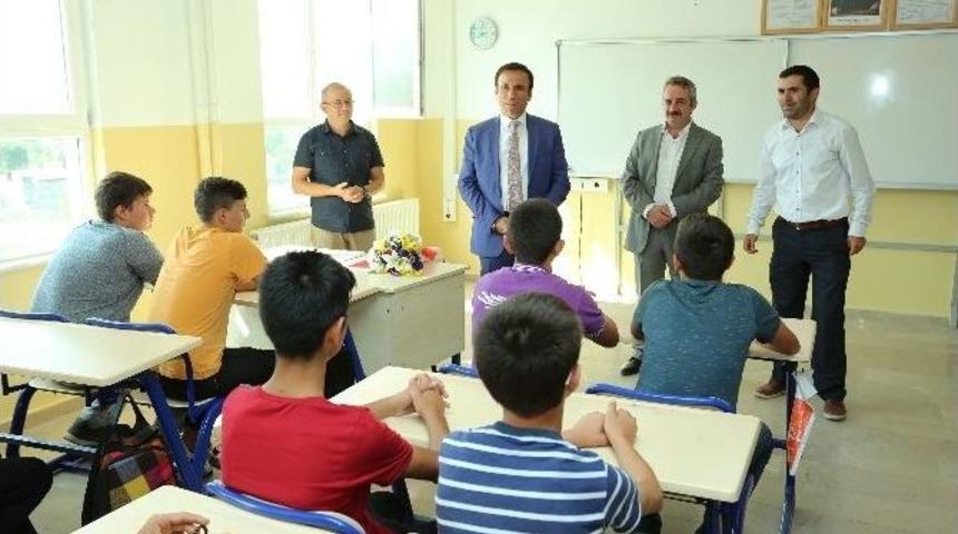 Başkan Gen&ccedil;&rsquo;ten &Ouml;ğrencilere &rsquo;hoş Geldiniz&rsquo; Ziyareti