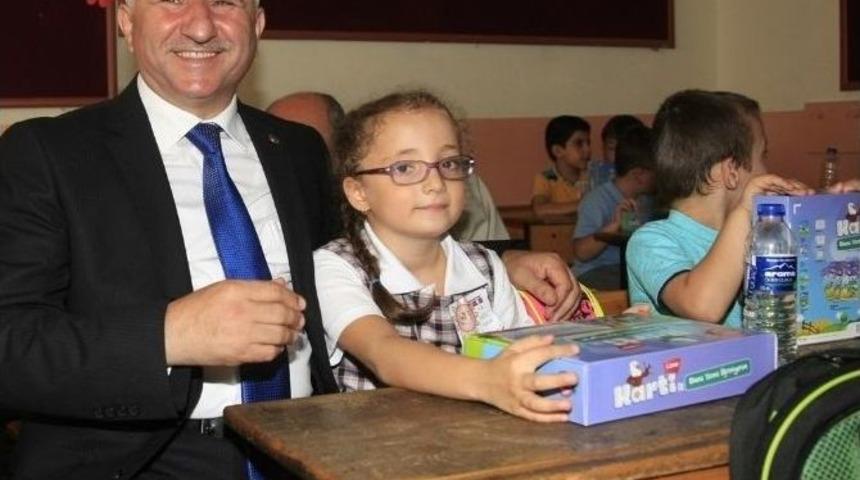 Orhangazi Belediyesi&rsquo;nden &Ouml;ğrencilere Eğitim Seti