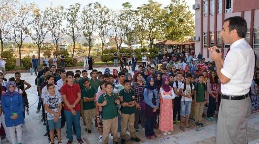 T&uuml;rkmen; &ldquo;bu Okul Şehitlerimizin Hediyesidir&rdquo;