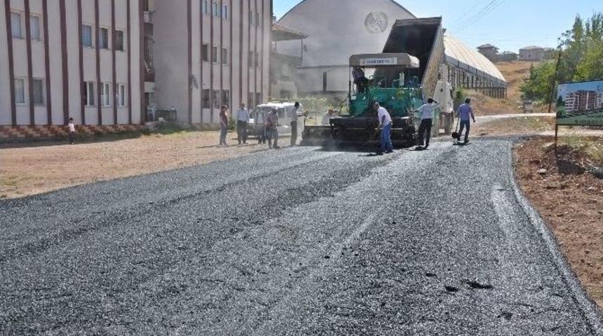 G&ouml;lbaşı&rsquo;nda Asfalt &Ccedil;alışmaları Devam Ediyor