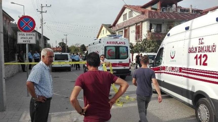 Servis&ccedil;ilerin Kavgasında Kan Aktı: 2 Yaralı