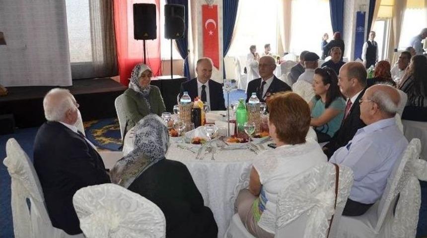 Vali Ceylan Şehit Yakınları Ve Gazilerle Bir Araya Geldi