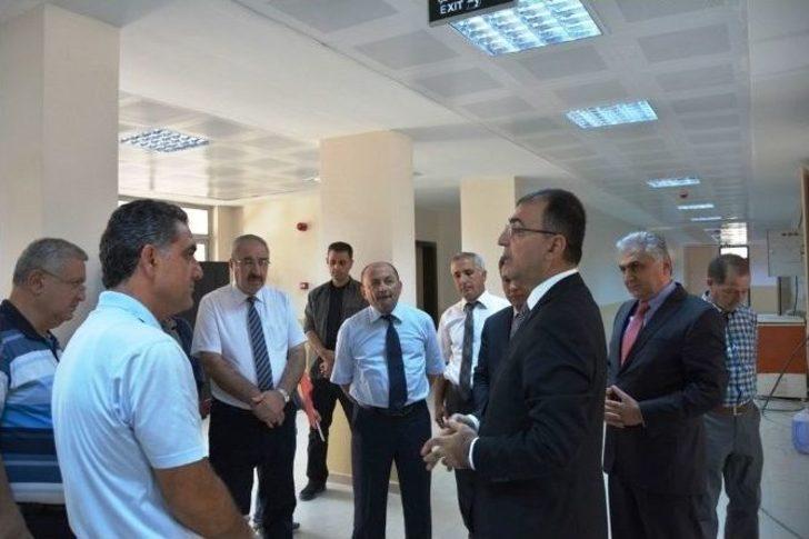 Velilerin Okul Tepkisi Üzerine Vali Toprak İncelemelerde Bulundu G1