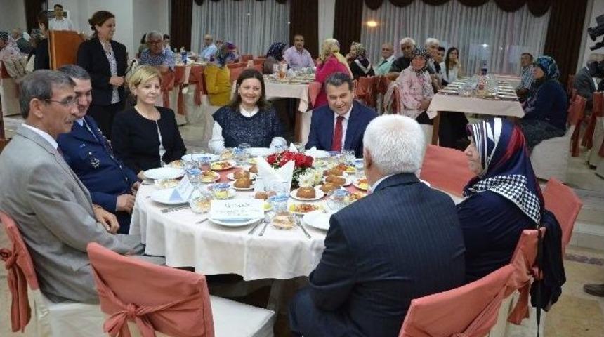 Eskişehir&rsquo;de &lsquo;gaziler G&uuml;n&uuml;&rsquo; Yemeği