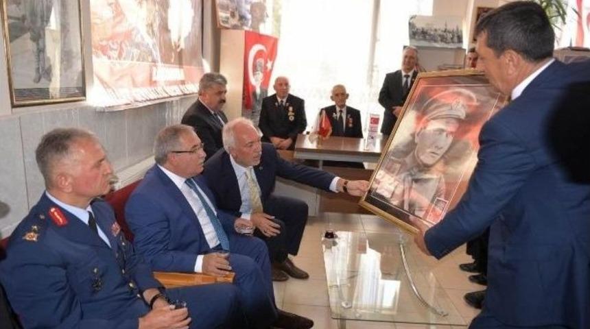 K&uuml;tahya Valisi: T&uuml;rkiye Bulunduğu Coğrafyanın Bedelini &Ouml;d&uuml;yor