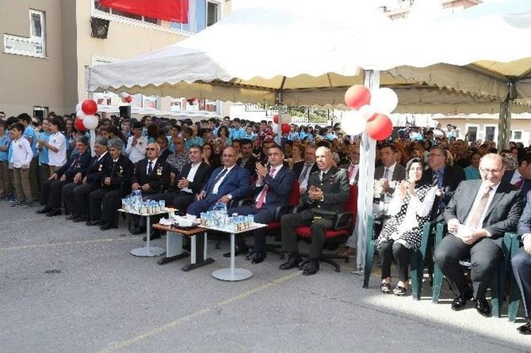 &Uuml;mraniye&rsquo;de İlk Ders Zili &Ccedil;aldı
