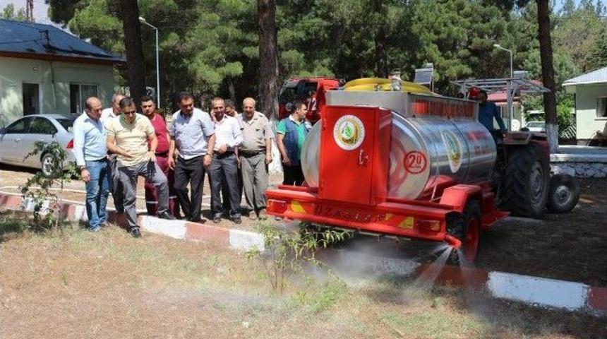 Adana Ve Osmaniye&rsquo;de K&ouml;yl&uuml;lere &Ccedil;ok Ama&ccedil;lı Su Tankeri Dağıtıldı