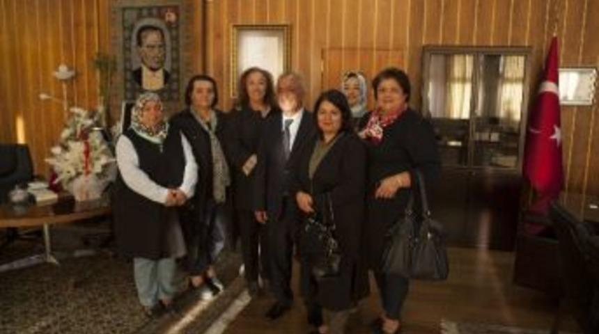 Girişimci Kadınlar Derneği Ve T&uuml;rk Anneler Derneği&rsquo;nden Rekt&ouml;r &Ccedil;omaklı&rsquo;ya Tebrik Ziyareti