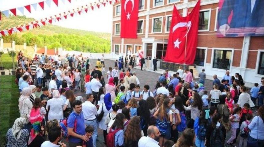 Orhangazi&rsquo;nin İlk &Ouml;zel Okuluna G&ouml;rkemli A&ccedil;ılış