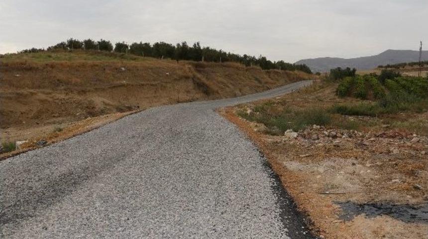 B&uuml;y&uuml;kşehirin Asfalt Mesaisi S&uuml;r&uuml;yor