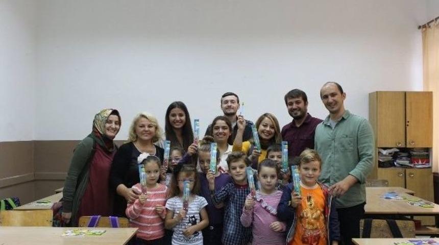 Ne&uuml; Diş Hekimliği Fak&uuml;ltesi Hocaları &Uuml;sk&uuml;p&rsquo;te