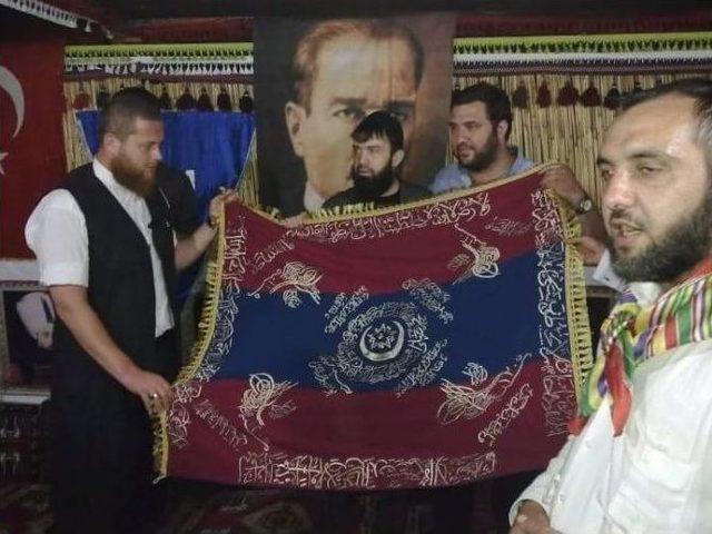 Iı. Abdülhamit Han’ın Verdiği Beylik Sancağı Nesilden Nesille El Değişiyor