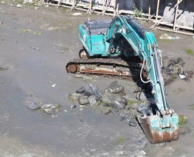 Bakan Talimat Verdi, Kars Çayı’nda Islah Çalışmaları Başladı