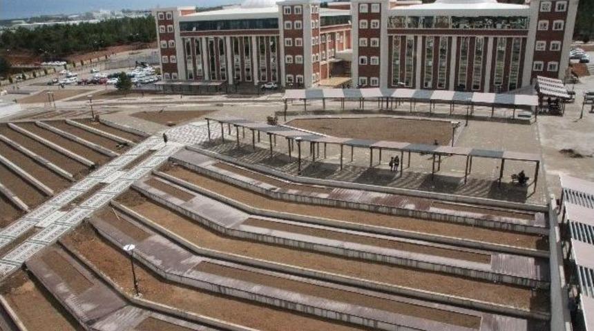 Bilecik Şeyh Edebali &Uuml;niversitesinde Ağa&ccedil; Katliamı