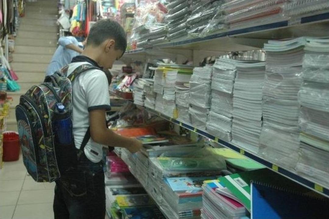 Okul Alışverişi Esnafın Y&uuml;z&uuml;n&uuml; G&uuml;ld&uuml;rd&uuml;