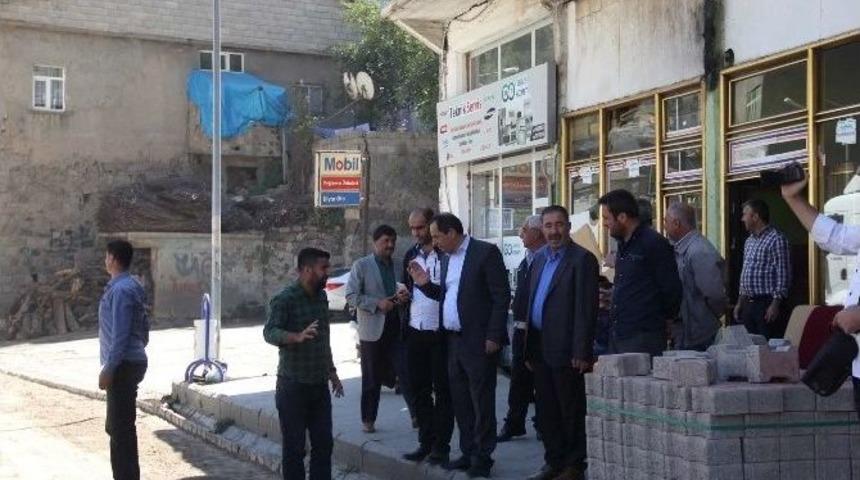 Bitlis Belediyesi Cadde Yenileme &Ccedil;alışmalarını S&uuml;rd&uuml;r&uuml;yor